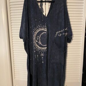 Kantha bae split moon tee